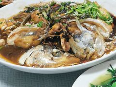 干烧鱼头-胡老三家土菜馆·老店地方特色菜·招牌茅山地锅老鹅