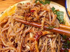 -拈签一笑黄牛肉辣卤串串