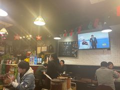 大堂-長壹旋转烤吧 农家鸡火锅