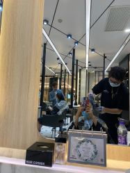 -HAIR CORNER