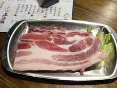 厚切五花肉-·缸桶屋·韩式牛肋条自助烤肉(西湖D11店)