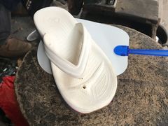 -静安寺修鞋修包修拉链