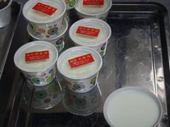 橱窗里的-田记宫廷奶酪