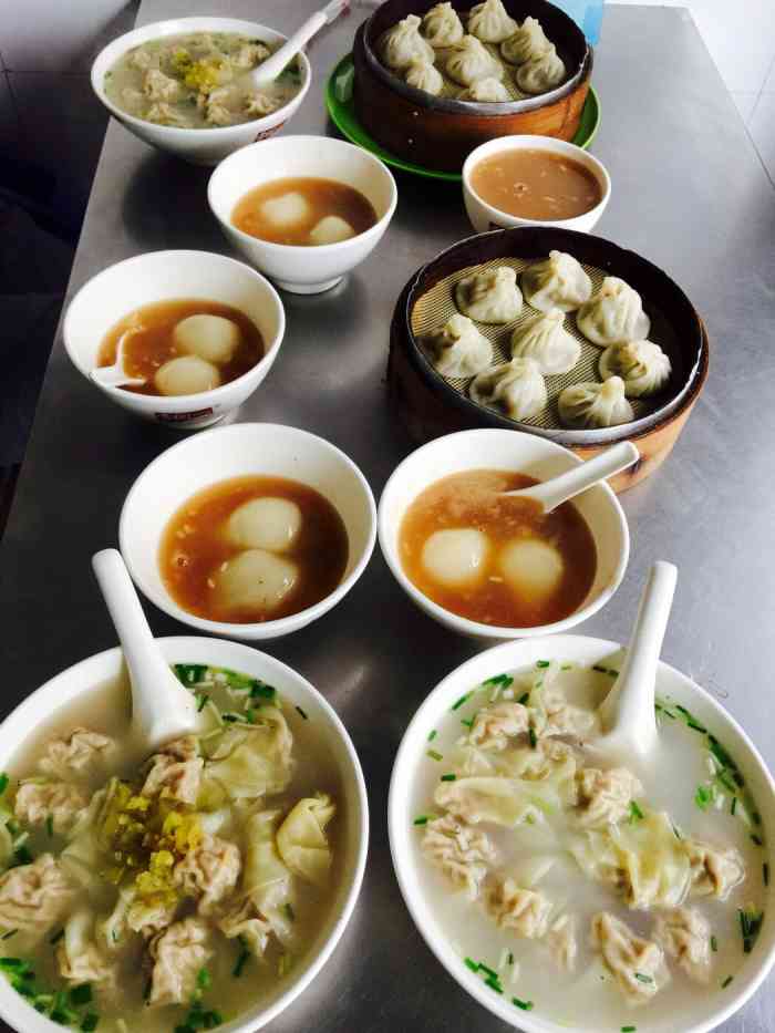 请允许一个只是去过蚌埠几次的游客做下总结 早餐三处:爱霞煎包,雪园