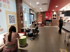 -麦当劳(汉口火车站候车室店)