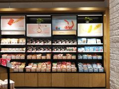 -良品铺子(五角场万达店)