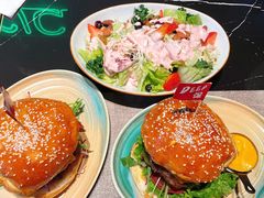 DEEP和牛汉堡-DEEP·深美式餐吧(五棵松华熙LIVE店)