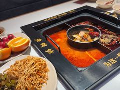 -老牌坊云南鱼豆花火锅(哈西万达店)