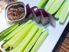 蔬菜拼盘-蚝堡海鲜·威海菜·海肠捞饭·烧烤·亚洲吃蚝公司(幸福门店)