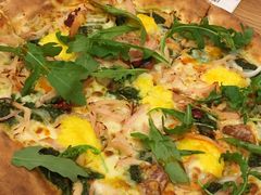 烤鸡奶酪蔬菜披萨-城市大道红炉披萨烘焙坊