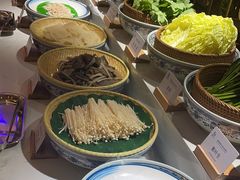 -腾阁自助餐厅(朝林广场店)