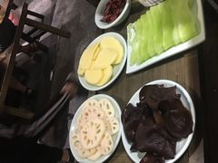 -红九格老火锅(三峡广场店)