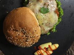 -HIGH FIVE哈福手工汉堡(桂林路店)