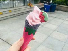 草莓冰淇淋-麦当劳(民盈·国贸城店)