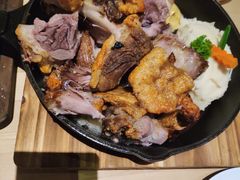 -LENBACH兰巴赫西餐啤酒坊(大连东港店)