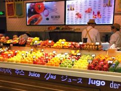自助取餐区-每日新鲜水果吧(芮欧百货店)