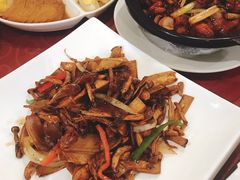 黑椒爆真菌-56号精品家常菜(郁江道店)