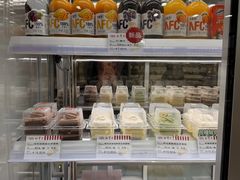 -红宝石·鲜奶小方·海派西点房(联洋店)