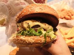 -The Habit Burger Grill 哈比特汉堡(复兴soho店)