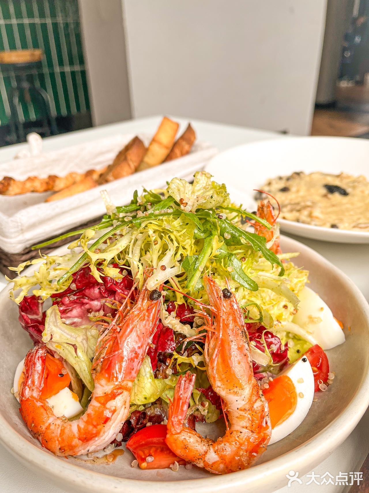 想不到武汉居然也有这么浪漫的地方～圣诞氛围也太美了吧～