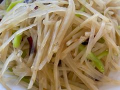 醋溜土豆丝-北京龙庆四季香农家饭庄·灶台鱼·碳烤虹鳟鱼(龙庆峡店)