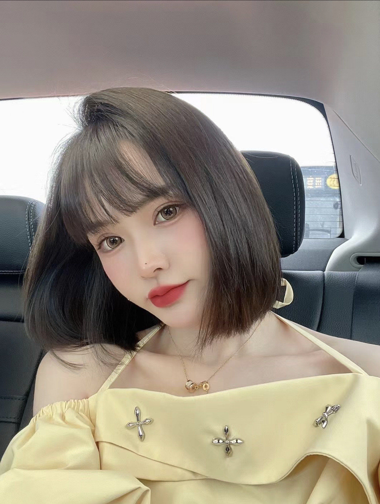 女生短发免打理发型超级减龄