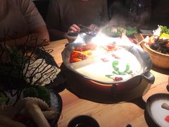 -湊湊火锅·茶憩(杭州湖滨银泰in77店)