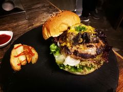 -HIGH FIVE哈福手工汉堡(桂林路店)