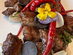 鲜花椒黑蒜焗牛肉粒-月福京味斋·烤鸭店·北京菜(鼓楼总店)