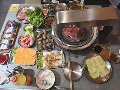 -围炉肉舍•炭烤活鳗•丹东海鲜烤肉(步行街店)