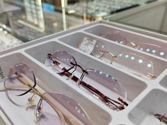 -三叶眼镜城(八佰伴店)