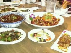 -胡桃里音乐餐厅(陶溪川店)(川湘赣菜·世界百大酒庄直供红酒·音乐表演)