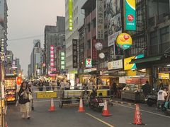 -六合夜市