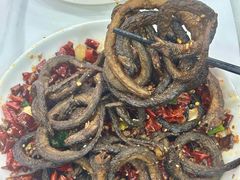 -丹水桥地锅鱼·翘嘴鲌·地方特色全鱼宴(丹江口大坝店)