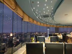 -云顶旋转自助景观餐厅
