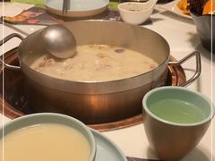 -洪氏嗨捞·猪肚鸡火锅(阳光天地店)