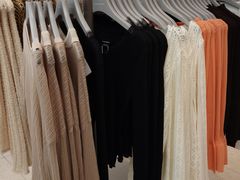 -URBAN REVIVO(七宝领展广场店)