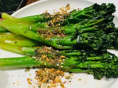 烤甜杆西兰苔配香松碎卒-gaga(北京新中关购物中心店)