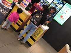 -麦当劳(长兴路万达店)