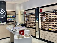 -博士眼镜集团石人工眼镜(虹口万泰店)