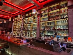 -饮湖威士忌鸡尾酒吧