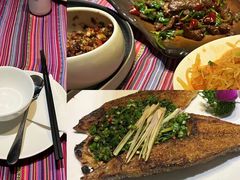 -香巴拉云南餐厅(华莱坞店)