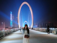 -南京眼步行桥