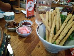 -毛辣果·贵州红酸汤牛肉火锅(西单店)
