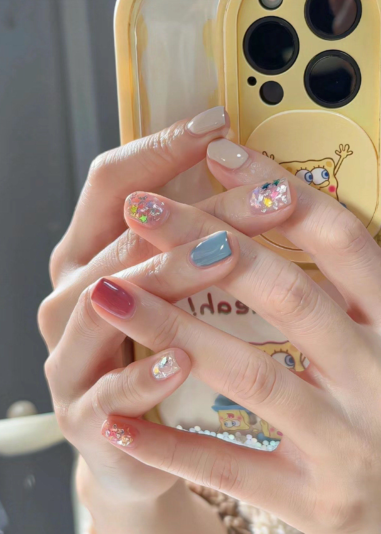 简单可爱的春日美甲