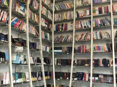 -钟书阁(松江泰晤士小镇店)