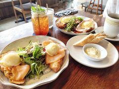 熏三文鱼班尼迪克蛋-ROAST coffee & eatery