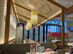 -肥肥虾庄·金牌油焖大虾(汉口城市广场店)