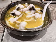 酸汤乌鱼片-鹅冠港式茶餐厅(来福士店)