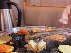 -围炉肉舍•炭烤活鳗•丹东海鲜烤肉(步行街店)